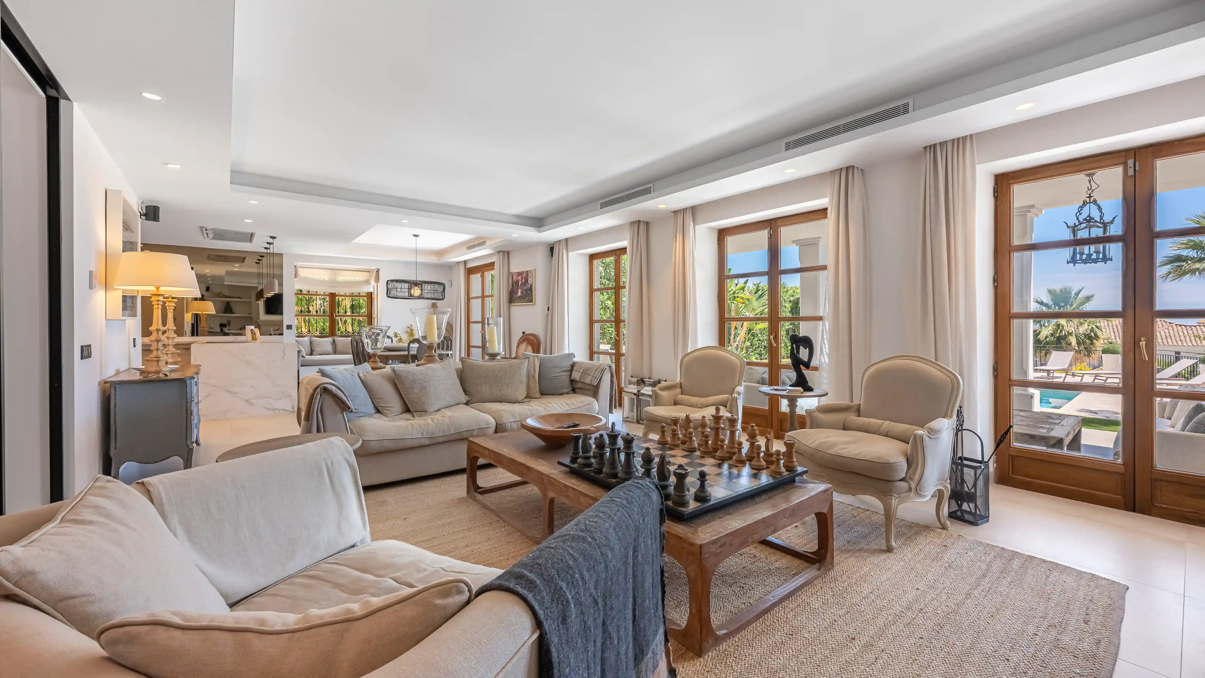 THE WHITE ORCHID, Nueva Andalucía, Imagen 3